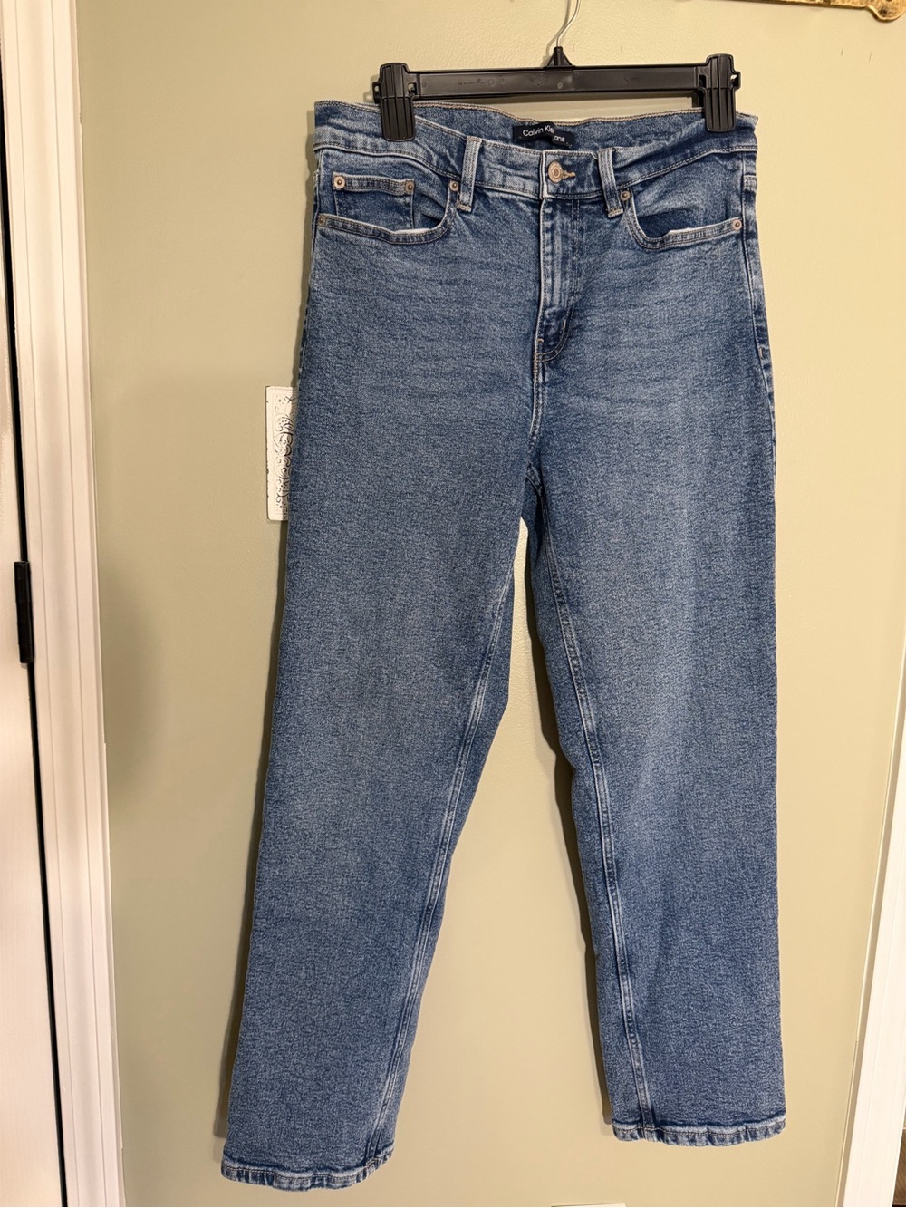 Women’s Size 6 Calvin Klein Stretch Straight Cropped Jeans